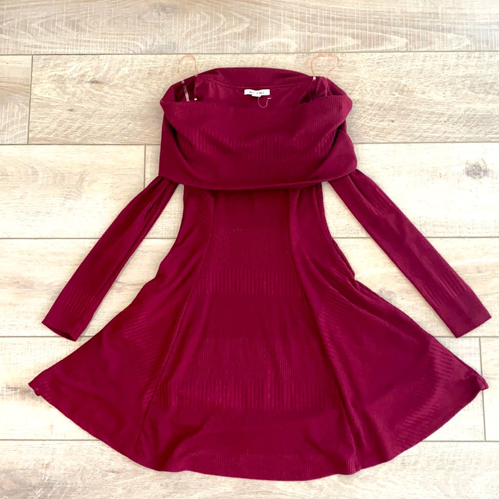 Women’s Miami maroon long sleeve dress, size XS.